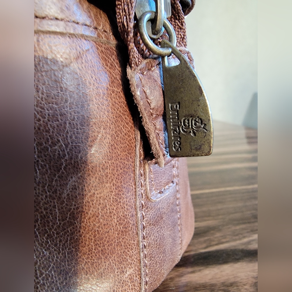 NEW Emirates First Class Leather Amenity Kit - Picture 11 of 13